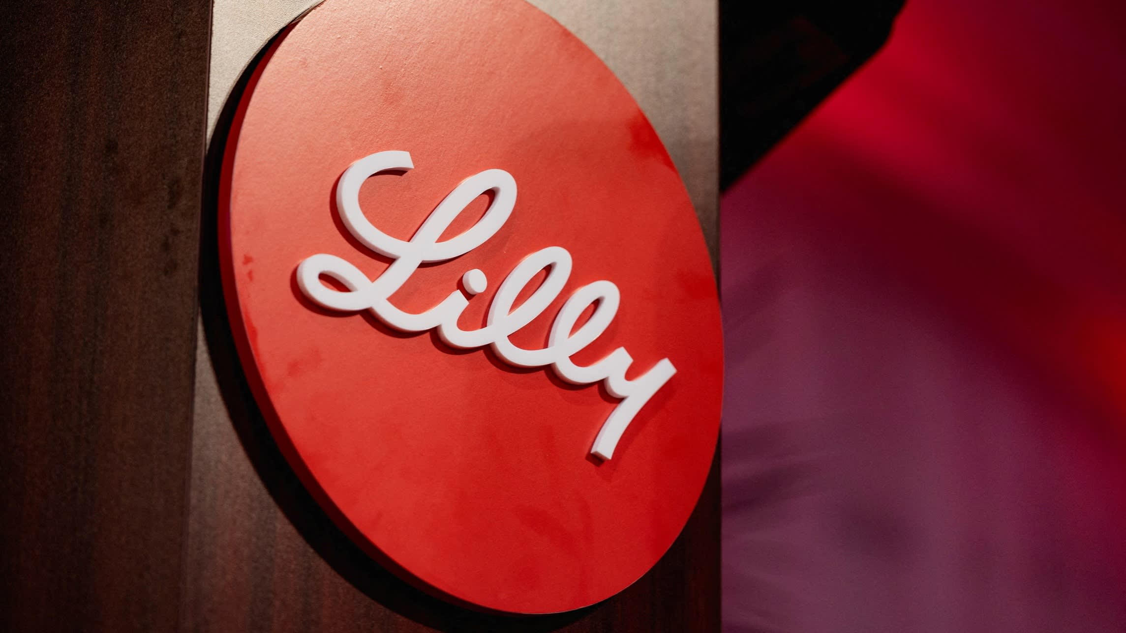 Eli Lilly to sign $2bn deal for AI drug development with Hong Kong biotech - Financial Times